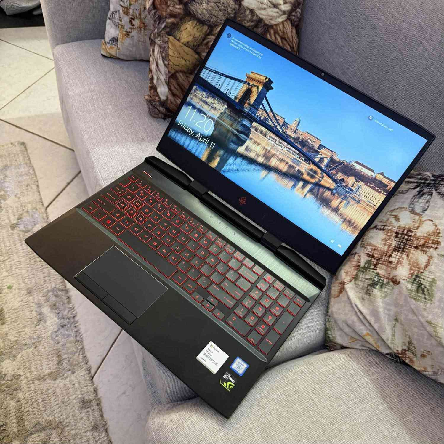 السلام عليكم
لابتوب كيمنك HP OMEN 15 GAMING
المعالج Core i7 9750H كور اي سفن جيل تاسع فئة H اعلى فئة
الرام 16 كيكا DDR4
الهارد 1: Ssd M.2 256كيكا
الهارد 2: واحد تيرا 1T HDD
كارت الشاشة الخارجي NVIDIA GTX 1650 (4كيكا)
كارت شاشة الداخلي Intel uhd graphics (8كيكا)
حجم الشاشة 15.6 ips Full HD 
كيبورد RGP احمر 
لابتوب نضيف كلش ومعتني بي وبنظافتة يشغل العاب قوية وكل البرامج الهندسية والتصميم والبرامج الامن السيبراني
مكاني بغداد الكرخ 
السعر 750الف 
واتساب ***********
