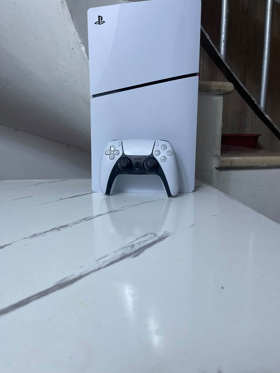 السلام عليكم 
بلي 5 سلم مستعمل للبيع 
نضيف جدا مع كامل ملحقاته
السعر 900 الف
عنواني بغداد زيونه
***********
