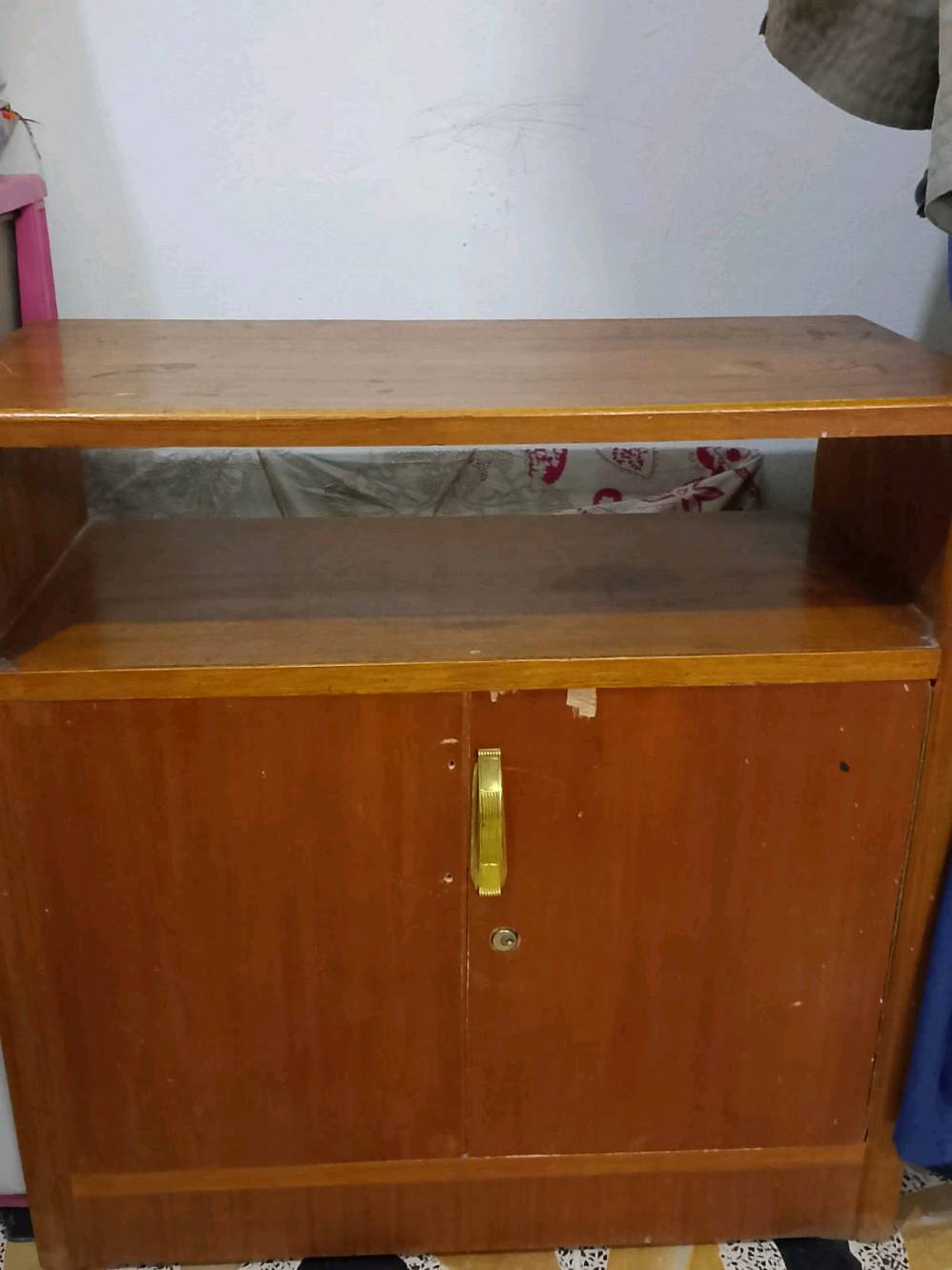 غرفه للبيع مع دوشك السعر 800وبيها مجال
حبيبي/حبيبتي، شنو اسم/موديل الغرفة بالضبط؟ يعني هل هي كاملة لو بس السرير والملحقات والدوشك؟: 
كامله موديلها صاج عراقي
وين مكانك بالضبط حتى المشتري يعرف للمعاينة أو الاستلام؟ (المنطقة/المدينة): 
ديالى بعقوبه
السعر 800 ألف نهائي لو بيه مجال بعد؟ وهل التوصيل على المشتري لو إنت ترتبه؟: 
بيها مجال توصيل على مشتري
