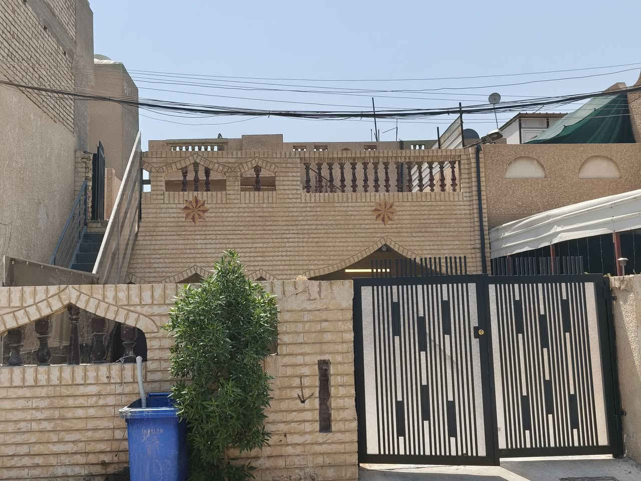 السلام عليكم
يوجد منزل للإيجار المساحة 200 متر طابق أرضي
يحتوي المنزل على كراج يتسع ل سيارتين
مطبخ + حولي+ صالة كبيرة+ غرفتين نوم + حمام
للاستفسار التواصل مع الرقم الاتي : ***********
