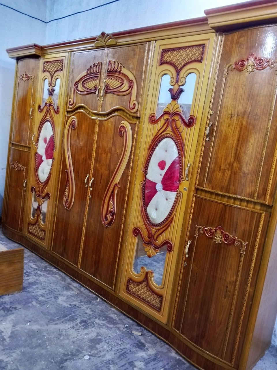غرفة عرسان • ست أبواب • موديل حديث