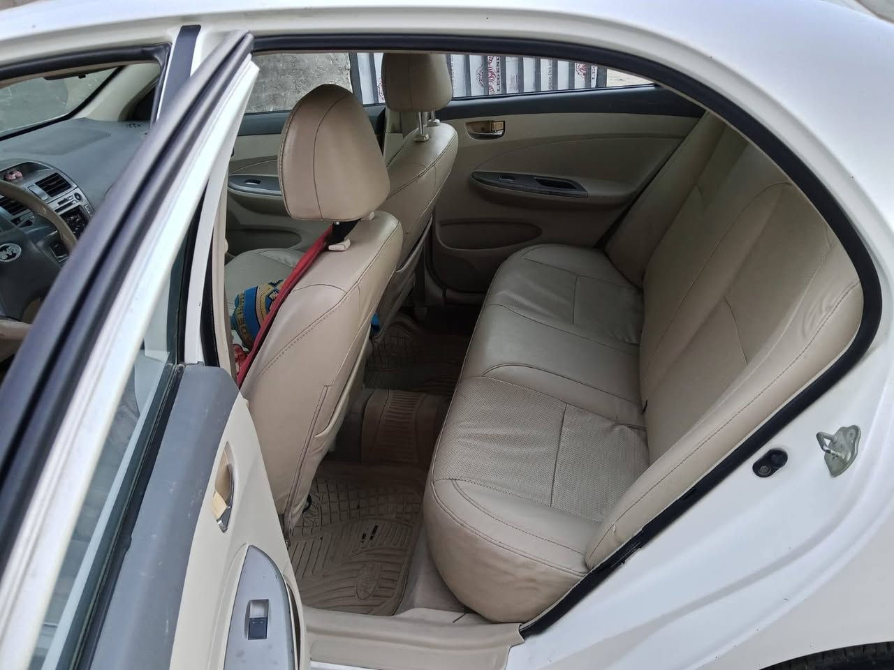 السلام عليكم ورحمة الله وبركاته
سيارة byd f3 2014 للبيع كير و محرك مكفولات لا ت بخير ولا تنقيص سيارة نظيفه رقمها سليمانية سنوية 2031 مابيه نواقص شغل وتطلع سعر ٥٠ وبيه مجال بسيط رقم *********** بغداد سويب الدوانم
