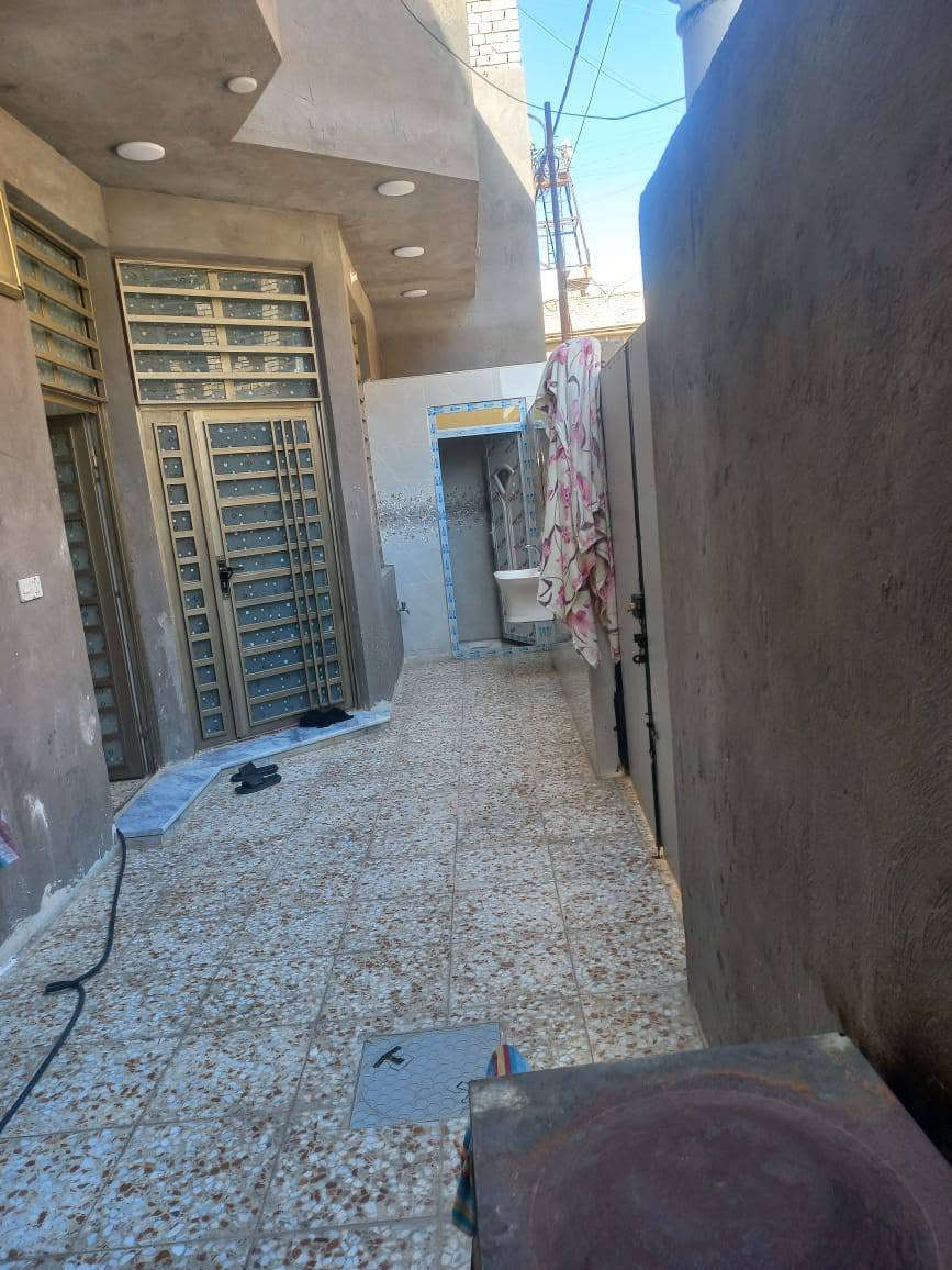 دار للبيع  طابق واحد
مساحه 140 متر الواجهه 10 نزال 14 بناء حديث شغل درجه اولى بناء سنه 2025  يحتوي على غرفتين نوم 2 وستقبال جبيره وحولي جبير ومناور 2 والحمام الي فوك كامل   *********** واتساب 
 العنوان الغربي قطاع السادس قرب حسينيه البصعه الطاهره
