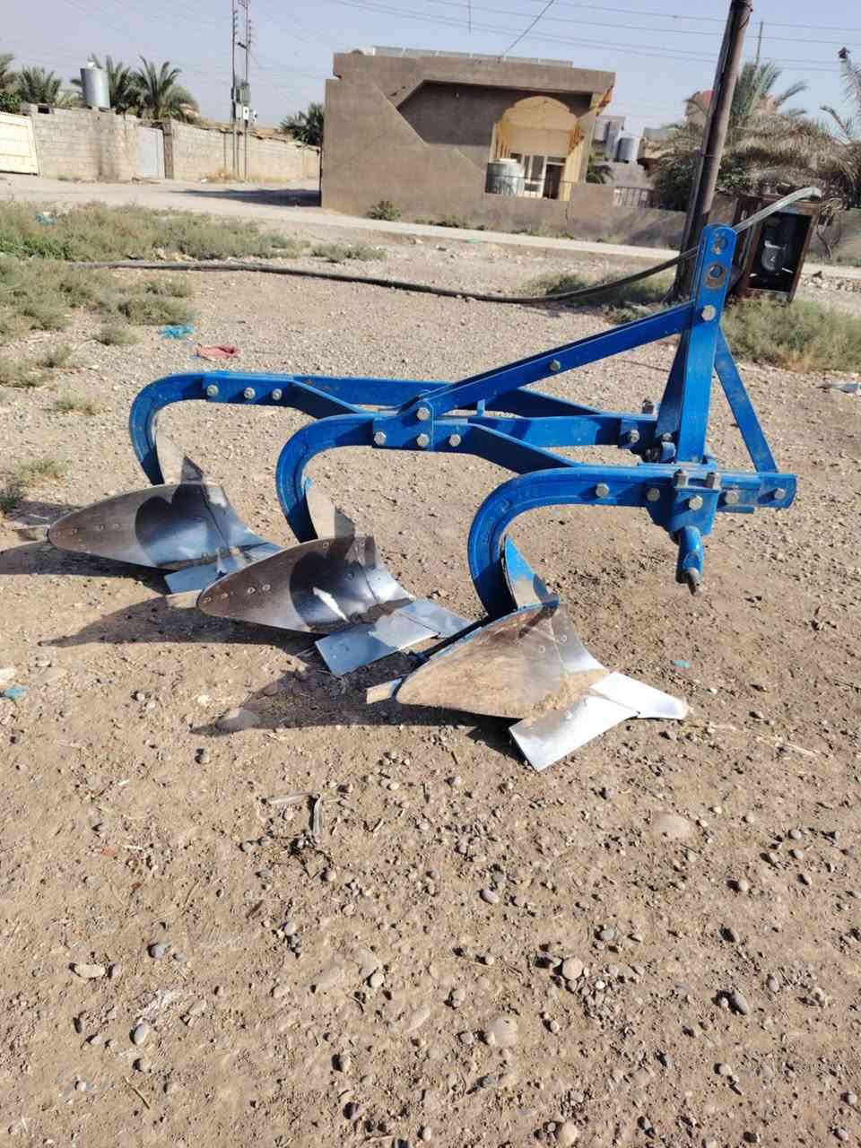 معدات زراعيه للبيع قالعة بطاطا مع فدان فاو رقم عشره في حاله جيده جدا السعر للقالعه (20$)وسعر العده الفدان (11$)للاسفسار الاتصال على الرقم التالي (***********)
