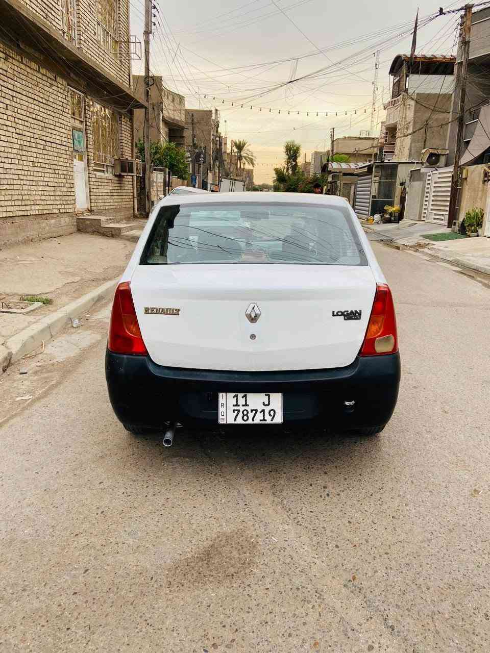 رينو موديل 2009 محرك ممتاز كير ممتاز حداديه جيده سياره تخم تاير جديد رقم بغداد الجديد باسمي تبريد ثلج تدفئه شغاله السياره باور ستيرين السعر 36 بيها مجال الاستفسار على هذا الرقم *********** محمد العنوان بغداد الشعب

