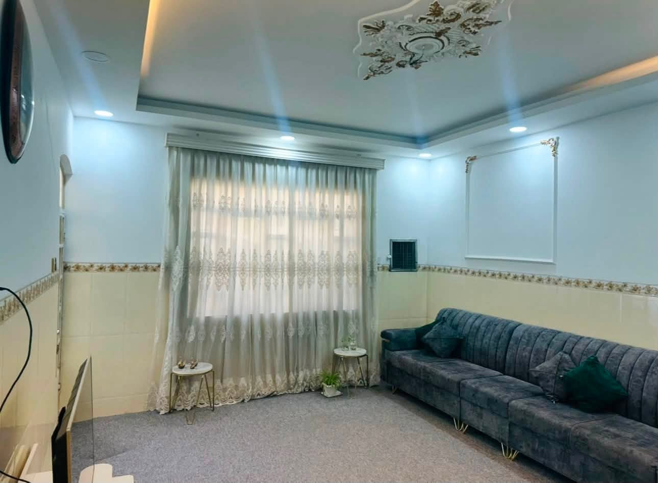 بيت للبيع 🏠
مساحه البيت 200 م
غرفتين نوم هول استقبال 
موقع حي بتول قرب بنزين خانه حاصود
للاستفسار ***********
