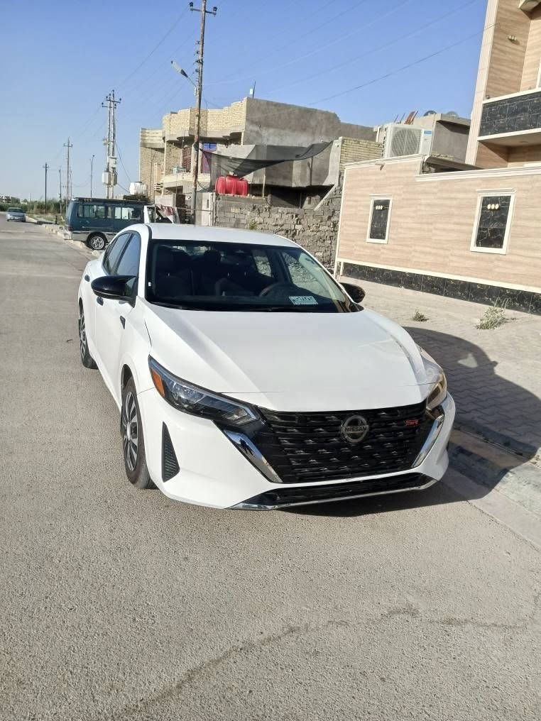 للبيع نيسان سنترا موديل25 
ماشيه 29الف
السياره داخله كتاب شهداء اسويلك وكاله عامه بيها
حادثها فقط بنيد مبدل ومكفوله من لغود وشواصي 
سياره معروضه ب140$وبيها مجال قليل حك الجيه 
للتواصل واتساب واتصال:***********
