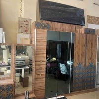 غرفة نوم • للبيع • أثاث