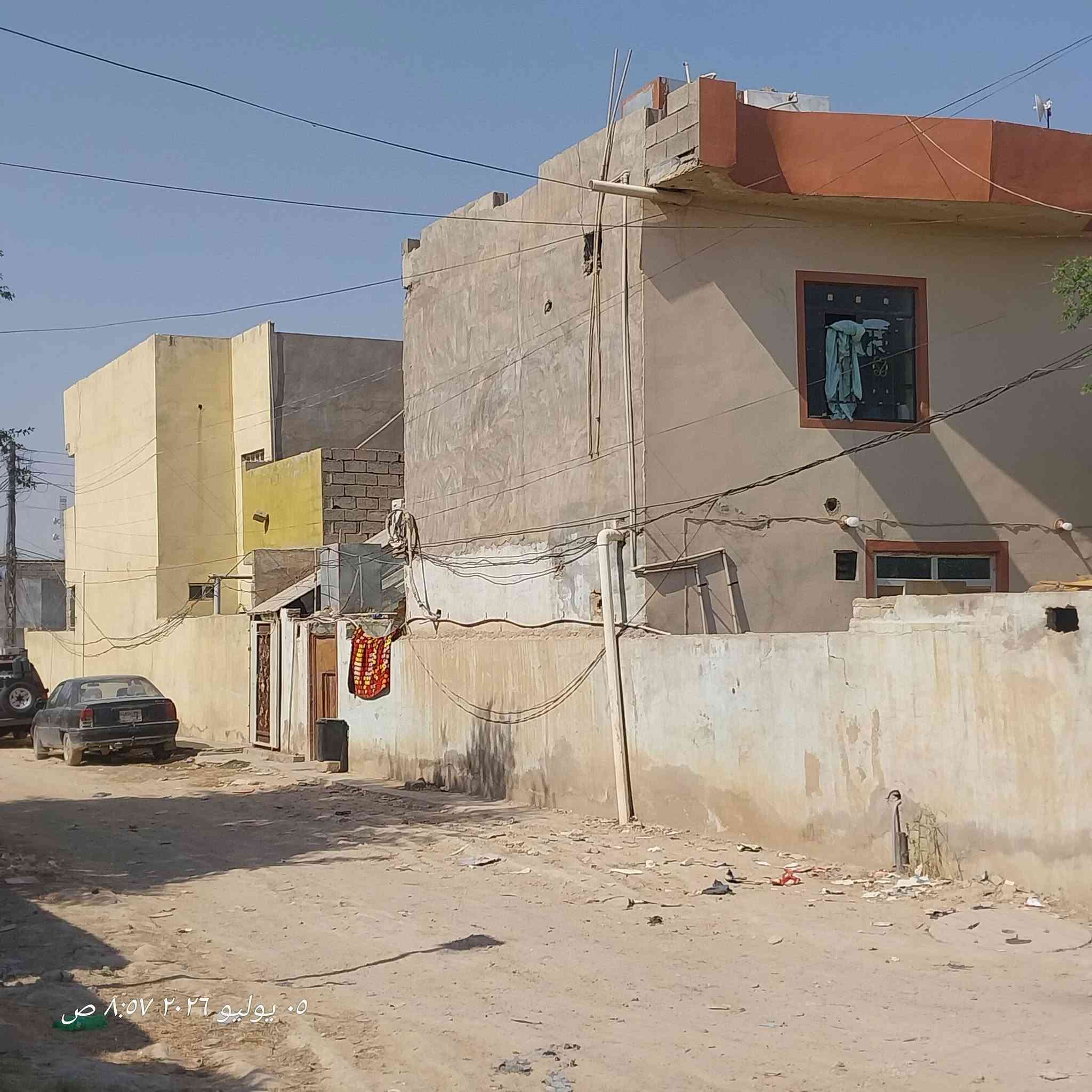 بيت البيع بحي صلاح الدين من جهت الفراز مساحة ٣٠٠ ركن  مقسم يرهم ستثمارقريب على شارع الريسي ***********
