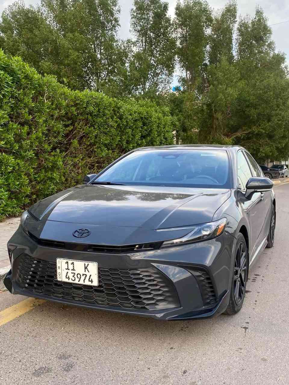 بيع فقط بدون مراوس
كامري 2025 هايبرد 
مواصفات se 
محرك 2500 هايبرد 
شاحن وايرليس
بصمة
داخل جلد لونين
فووول رادارات
تحكم ستيرن جهتين
وباقي المواصفات معروفة

حادثها جاملغ وبنيد
بدون شواصي 
الشاصي كفالة علسونار حادثها بالصدر

سعرها 193 ورقه والشراي يدلل

مكانها بغداد اليرموك

للاستفسار ***********
