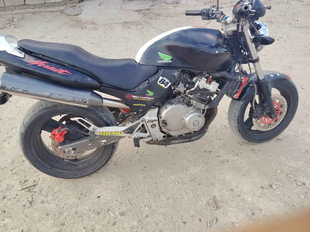 هورنت ربع لبيع
دراجه شغاله نكره بس فاره يطق 
شغله تمشي عادي بس بيه صوت
ابيع كوم حديد
سعر 900 وبيه مجال غليل 
رقم ***********
مكاني لانبار الكرمه
