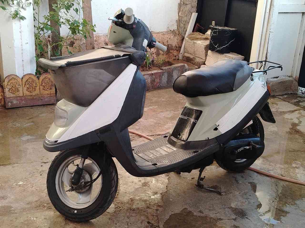 للبيع دراجه ياماها دراجه بلادي ونضيفه نكره سلف مكينه ناعمه سعر 265وبيه مجال واتساب ***********
