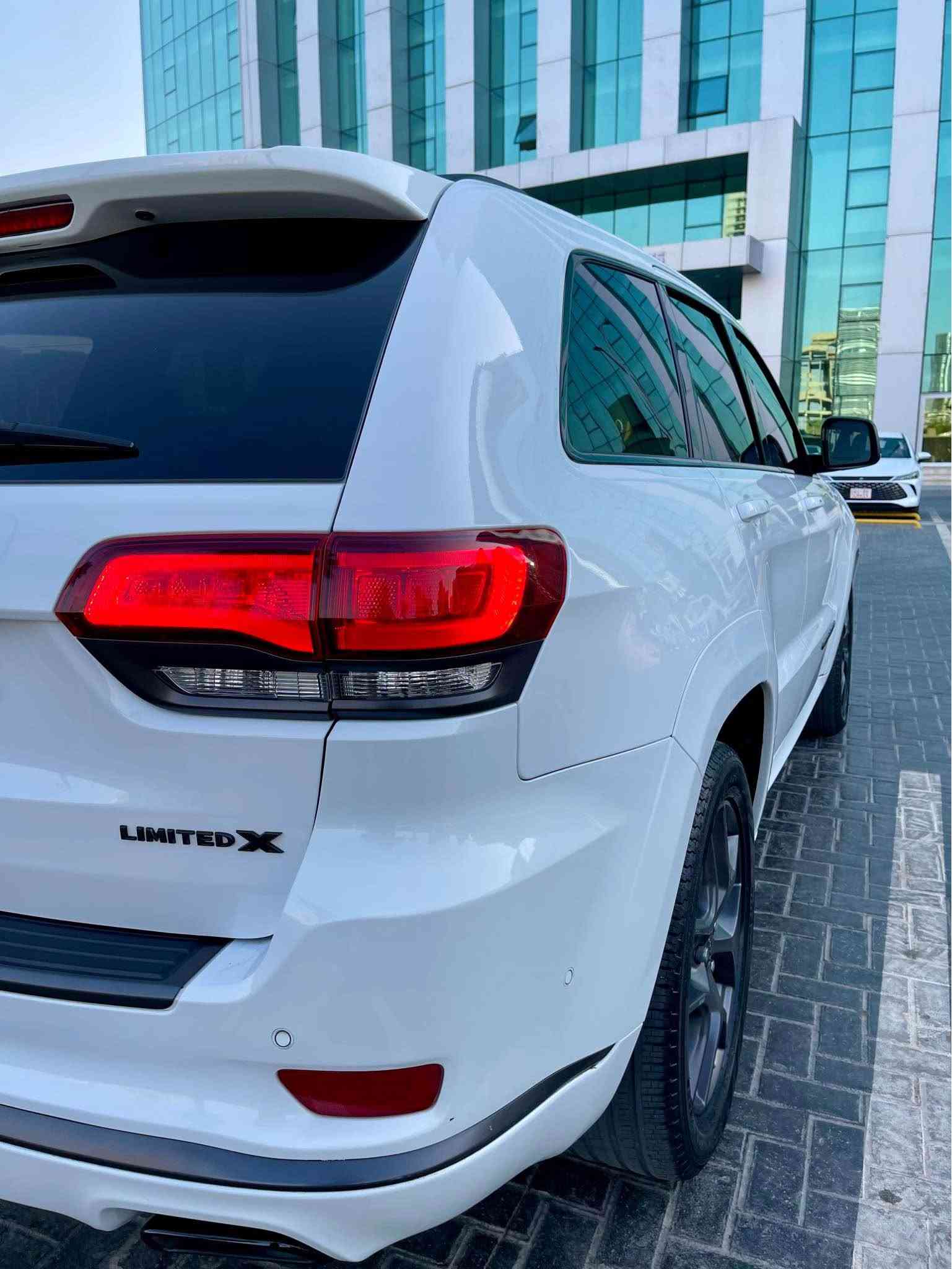 Jeep grand cheroki limited X 2020
Full mqasafat
Clean title
62,500 mile
Jam rash 10 lagala 
Sanawy nwe 
Nrx : 310$
Call : 07/50/739/11/29
جيب كراند جيروكي 
‏مواصفات لمتد x
موديل ٢٠٢٠
فوول مواصفات 
ماشيه ٦٢.٥٠٠ الف مايل
جام ￼ تضليل ￼١٠ شهر باقي
سنوبه جديدة 
السعر : ٣١٠$
رقم تلفون : ٠٧٥٠/٧٣٩/١١/٢٩ أربيل, العراق
