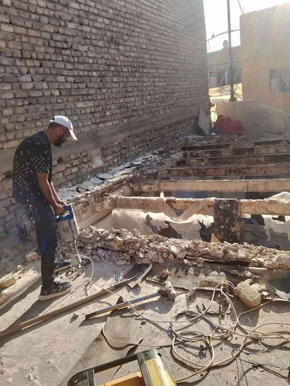 كادر تفليش سقوف جدان أرضيات قلع كاشي شتايكر تفليش كاصوصه صب  رباطات درج بيتونه ستار تكشير سيراميك حمام مطبخ قفاز ارضيه حادله ارضيه  رقمي وبي ***********
من رخصة الادمن السلام عليكم يوجد كادر عمال لتنظيف البيوت ويوجد كادر لتفليش البيوت ويوجد كادر لصب يدوي وصبت نظافه وصىب رباط وتصليط صطح ويوجد كادر لقلع السيراميك والكاشي والشتايكر ويوجد كادر لحدل القطع وتخيل سبيس ويوجد كادر لتصعيد المواد كافه 
***********
كادر تفليش سقوف جدان أرضيات قلع كاشي شتايكر تفليش كاصوصه صب  رباطات درج بيتونه ستار تكشير سيراميك حمام مطبخ قفاز ارضيه حادله ارضيه  رقمي وبي ***********
