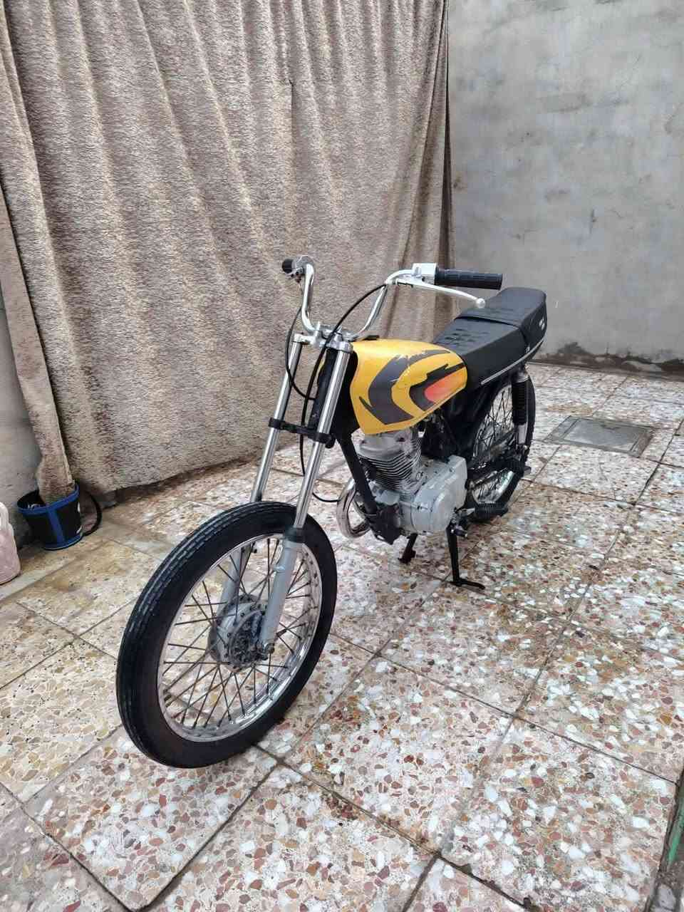 للبيع كلك كلك مكينته حلوه وناعمه لدراجه ماعيزه  مكاني نجف مناذره السعر 300 وبيه مجال  حك جيه 
*********** غير متواجد ع خاص
