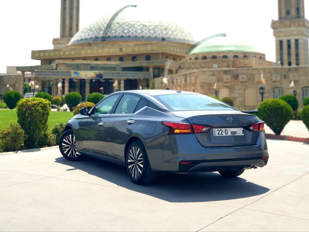NISSAN ALTIMA ـ SV 

مودیل 2025
المسافة المقطوعة 31 mile ڕۆیشتووە 

الضرر : جاملغ و بونیت و مکانین تعدیل بارد
چاملغ و بۆنیت و دوو شوێنی تعدیلە 

ئێرباگی شان و سوکانی سیستەمە
وسادة هوائیة ستیرن و بەردە سستم 

مواصفات SV
ــ بصمە تشغیل و ابواب و صندوق
ــ محرک 2.5 مامفتوح
ــ تحکمات ستیرن فول
ــ رادار جانبی و مانع اصطدام امامی و خلفی
ــ سکان ڤۆلیۆم و تحدید سرعە
ــ شاشە و کامیرا

گێر + محرک + تبرید + تحویل بشرط
هززە و فحص و سنویە جدید لـ 2030
سعر : 140 ورقە و معاملە 

مکان السیارە : اربیل
***********
واتساب + فایبر أربيل, العراق
