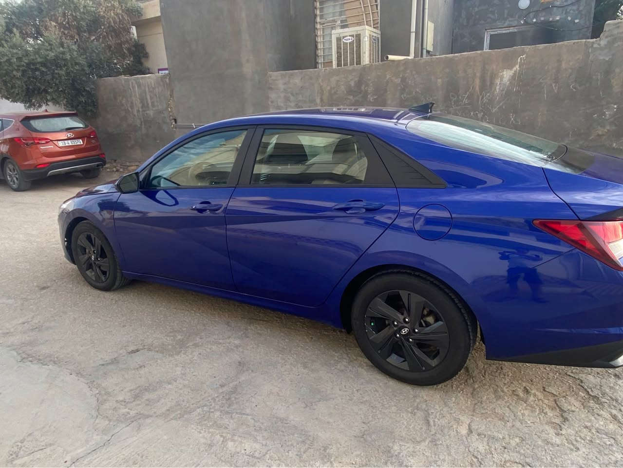 النترا 2021 لون ازرق
رقم أربيل باسم عربي يمي تريد تحويل او وكاله  سياره حره
مواصفات SEL حادث السيارة بنيد وباب السونار موجود 
صندوق ذكي 
ماشيه ك ٨٤
تحديد مسار
حساسيات جانبيه 
قياده ذاتيه
رادار

٣ انظمه

تحكمات
كامره خلفيه 360 
تشغيل عن بعد
بصمه
داخل اسود
ويل كب اسود تخم تاير جديد
محرك ٢٠٠٠ دوش
و بعد بيها مواصفات
السعر ١٣٢ 
 بيها مجال حك جيه
كير مكينه كفاله
*********** 
‏*********** حلة, بابل

نص مكتوب في الصور:
- BidCars