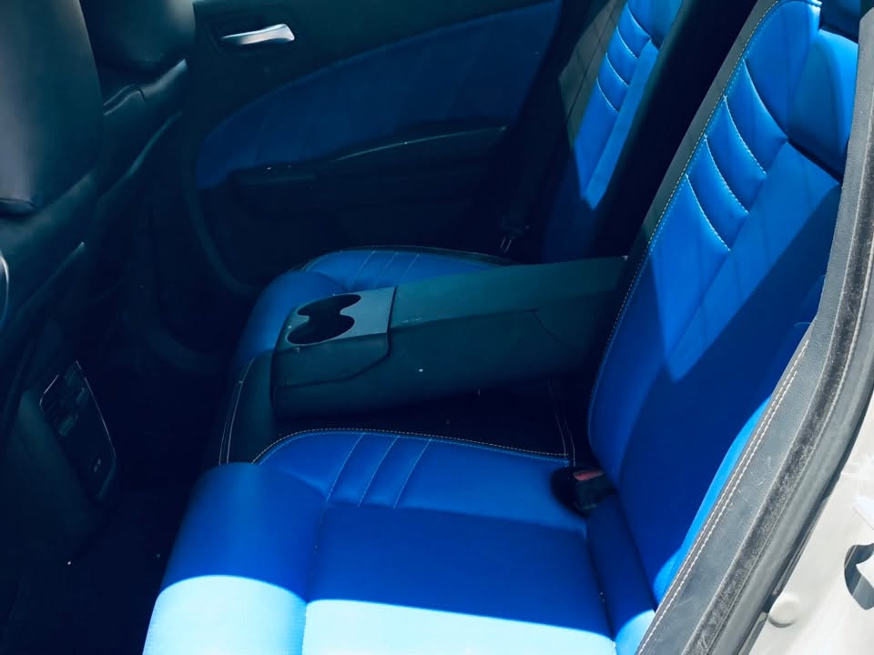 سلام عليكم /
دوج جارجر R/T 5.7
لون سمنتي اصل
موديل ١٩ اصل
رقم بغداد بسمي رقم وسنويه وهزه جديده
السياره حادثهة ٤ قطع 
السياره تخم تاير جديد ٢٧٥
ويل نجمه 
سياره كامله ومعوزهه شي 
حساس كامره دواره 
فتحه سقف 
رادار مري 
غرفه جديده ارتي 
شاشه كار بلي
تدفئه ستيرن 
تدفئه كشنات
شوته رياضي 
حادثهه صفحه اليمنه بدون باب الصدر  وبيهه طعجات  2 بلتكمه عل وضعهه لامصلحه ولا صبغ 
بيهه سحب بشاصي تعديل ولغد لاصبغ ولا لحيم 
 
بيع او مراوس السعر ١٨٠ بيهه مجال..

***********
— ‏￼‏‏ في ‏بغداد. الطالبية.‏
