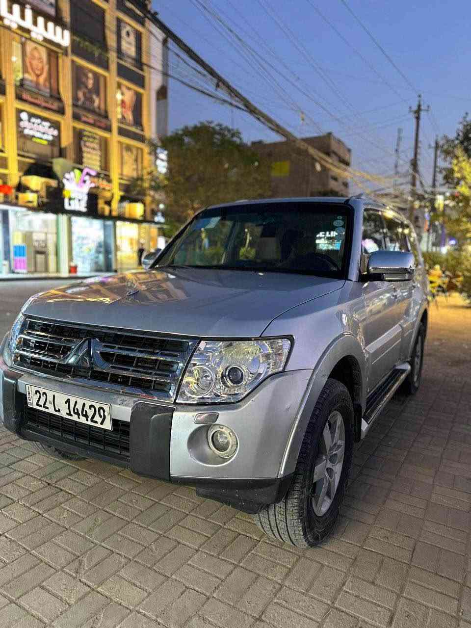 السلام عليكم باجيرو حبتور اعلى فئه كامل موصفات  موديل 2008 محرك 3800 خليجي مكفوله من الحادث والصبغ سياره جاهزه من كل النواحي اي نقص مابيه هزه جديده السياره بسمي السعر مناسب جدا ماموجود بالسوگ كله الي يدور سيارة عائليه ومناسبة للتواصل على الرقم مباشر *********** بغداد, العراق
