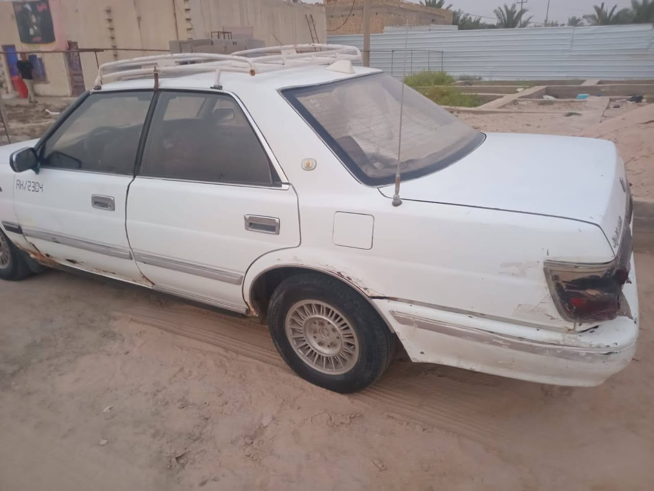 سلام عليكم سياره سيدان هرتوب نضيفه مكينه نضيفه ونجي كير نضيف حداديه نضيفه تايرات نضاف وسياره سعره ٢٥ وبيه مجال عنوان ناصريه منطقه الصخين صيطراه الغديمه  رقم ***********
