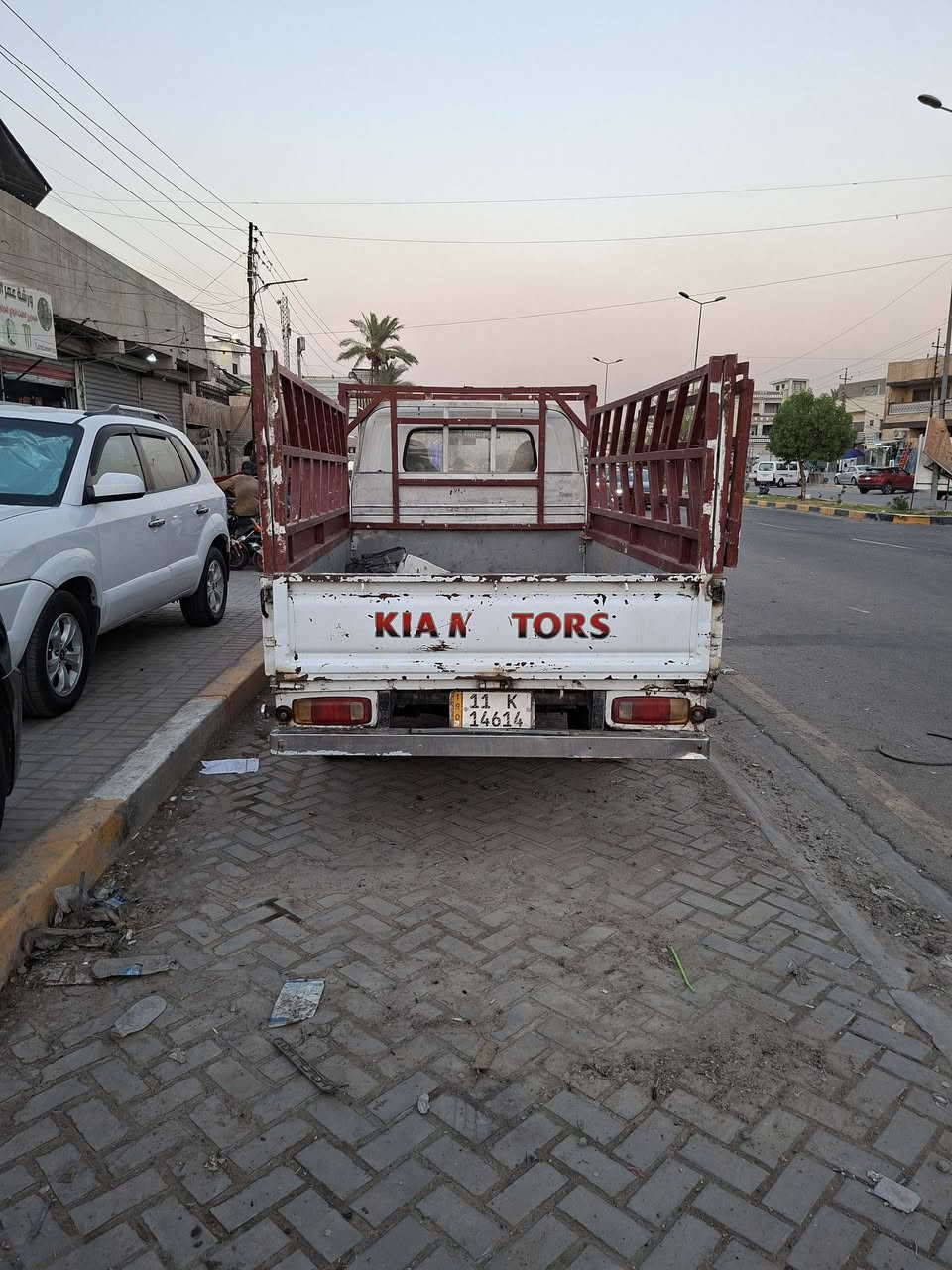 فونتيرا موديل ٩٩ باسمي تحويل ثاني يوم محرك كير حداديه مكفولات تايرات جديدة مع زوج سبيرات رقمها بغداد  *********** عنواني الغزاليه شارع البداله
