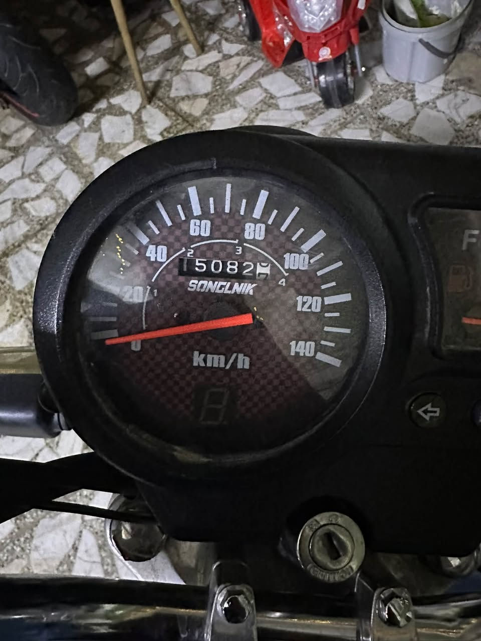 سلام عليكم شباب شاينك MAXلدراجه جديده بعده ع سحك ماشيه 1500وقابله لزياده لدراجه بيه نقص بس الجاملغ الأمامي لدراجه وكعت بلكراج ونكسر مالته الكفر المكينه كفاله لدراجه كله كفاله وبيه
العنوان بغداد البنوك 
الرقم:***********هذه بس اتصال
الرقم:***********هذه بس واتساب
الدراجه موديل:2026
بدون رقم بس أوراق بدون رقم بس أوراق 
السعر:مليون150وبيه مجال
