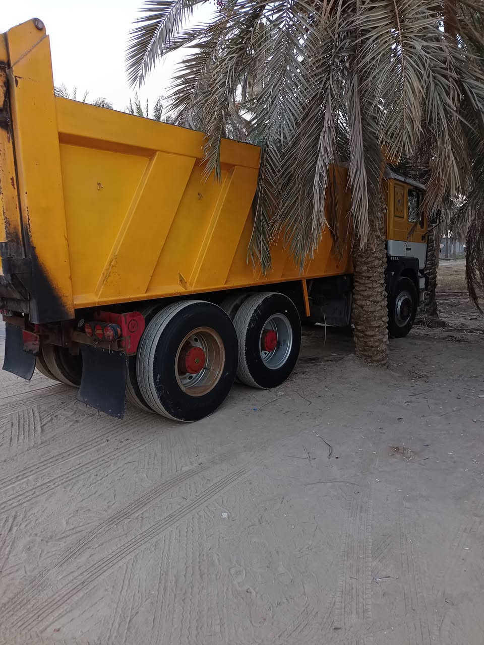 السلام عليكم سياره لبيع مان موديل شاصي 80محدثه 92 مكينه130 كير130مجموعه نص شاصي مكفول ***********
