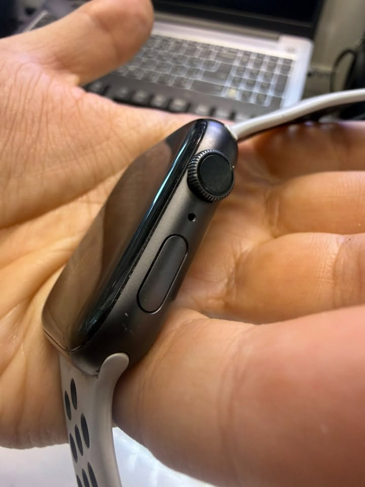 ⌚ للبيع Apple Watch Series 6 Nike 🖤

🔋 صحة البطارية: 79%
✨ الجهاز بحالة جيدة
💰 السعر: 160 ألف دينار وقابل للتفاوض
📍 بغداد – الحرية
📞 ***********

🔥 بي مجال للجادين
