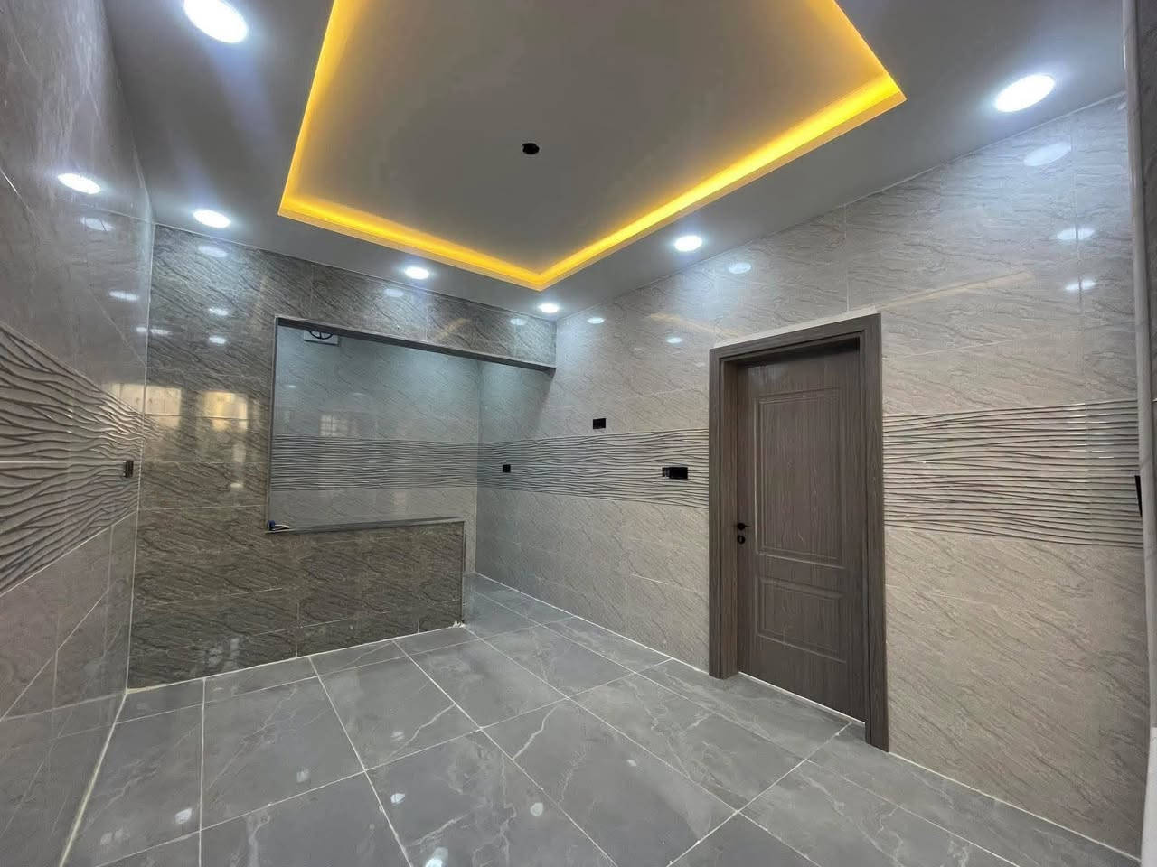 للبيع للبيع للبيع للبيع للبيع للبيع
بسعر مناسب وبأسم صاحبه الشرعي
دار سكني سند طابو في حي السكر على الشارع الرئيسي
المساحة ١٥٥م واجهة ٧،٥م على شارع ٢٠م الرئيسي
طابقين بناء حديث تسليم فوري اتجاه شروق تام
ط١غرفتين نوم وهول واستقبال ومطبخ وصحيات وكراج
ط٢ اربع غرف نوم وهول وصحيات سطح كاشي
للإستفسار ع السعر الإتصال
***********
***********
مراجعة مكتب البلديات للعقار في حي المشراق فرع مطعم طماطة بلمدخل الرئيسي
