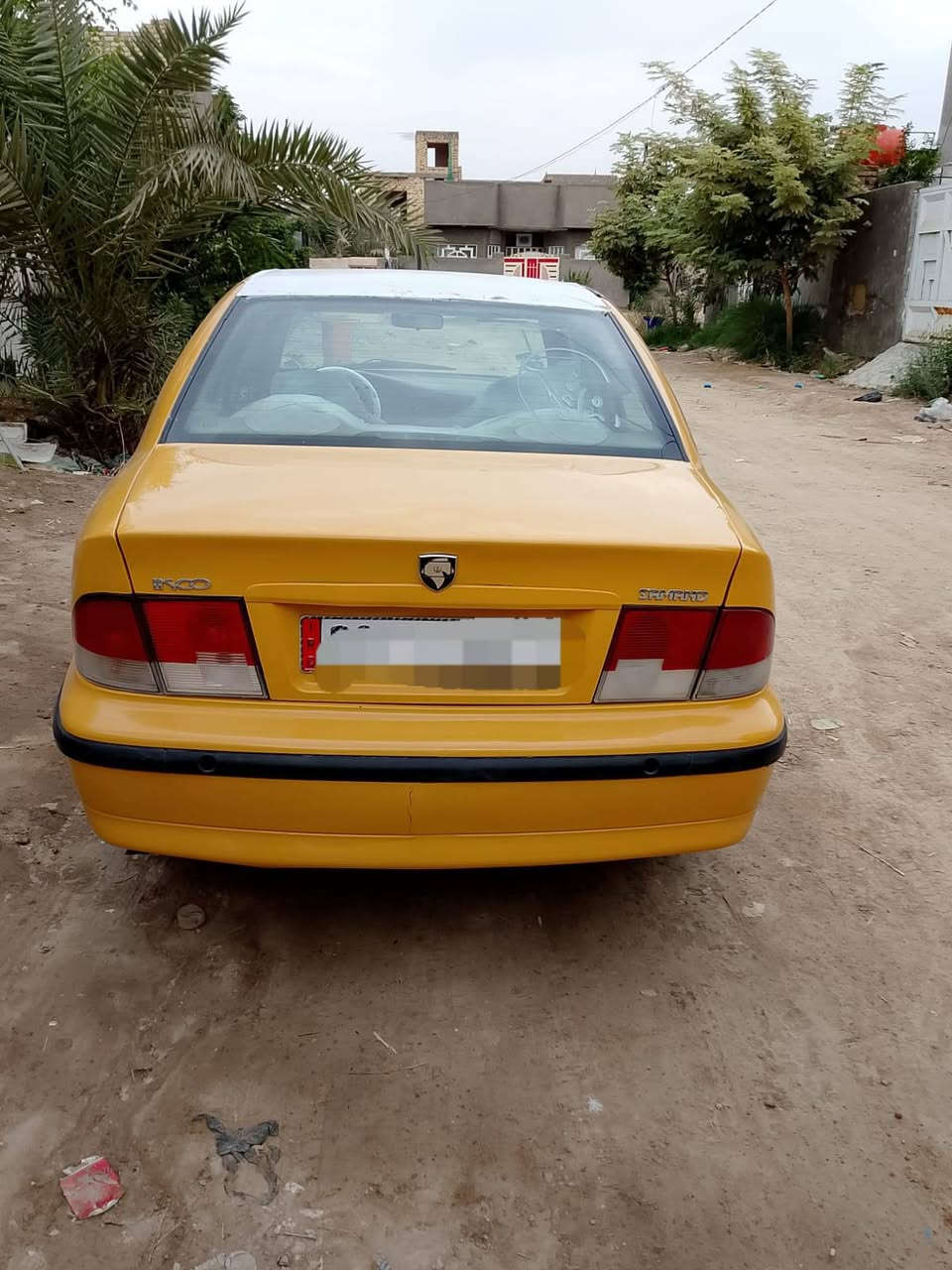 السلآم عليكم 
سمنت لبيع 11ناطق 
كير ومحرك نضيف مكينه نضيفة مصفره هيه وغرمات سنويه ل 30 تخم تاير جديد 
دواخل نضيفه السعر  28 وبيه مجال لشراي 
الرقم ***********
