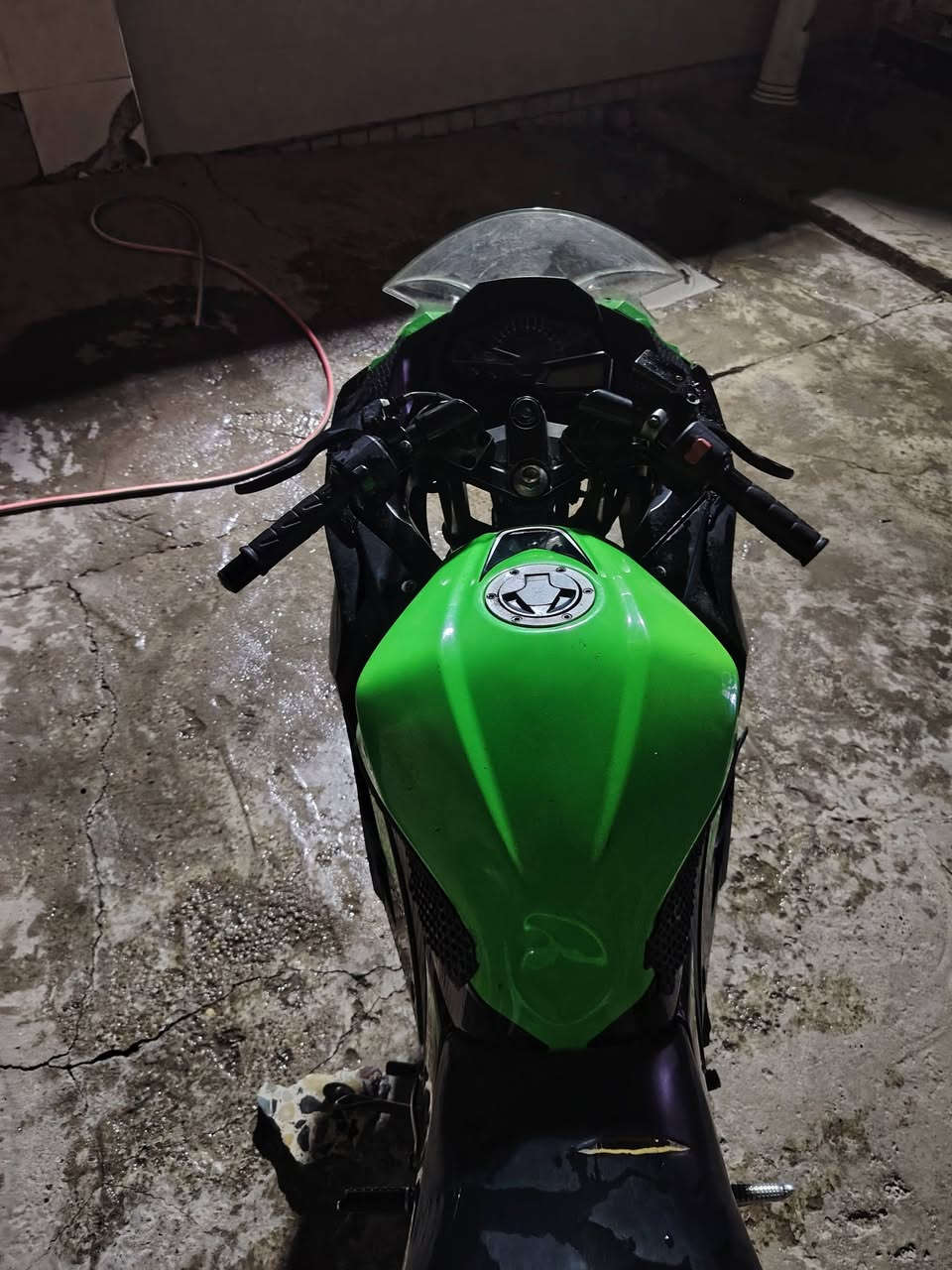 كاوسكي 2016 400cc
مكينه وكير كفاله اكزوز  CS  كفرات الوجه بي ضرر مثل ما واضح بل الصوره دراجه نضيفه ونصبتها حلوه شلعه ومعدل فول  السعر 2600 مليونين وستميه وبها مجال للشراي والطيبين
تواصل ***********
