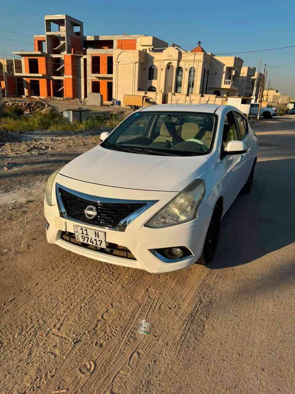 نيسان سني هندي بليتة زرقة 
موديل 2020 
ماشية 125 كم 
السيارة بأسمي رقم بغداد
بيهة ( جاملغ السايق وباب السايق بارد قبق صندوق بارد جاملغات الخلفية ثنينهن عل حار وستبدال البدنة الخلفية السيارة ما بيهة صبغ بس اساس )
تخم تاير جديد 
شاشة كار بلي 
ادامة منضومة احتراق جديدة 
( كير + محرك + تبريد ) وضع الشركة
السيارة خير من الله 
السعر 95 وبيهة مجال بسيط 
ما متواجد عل فيس 
*********** واتساب
