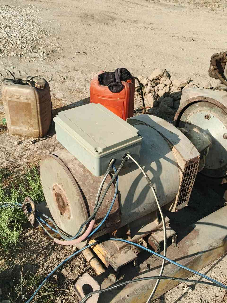 سلام عليكم مولده للبيع بركنز انگليز ثري فيز جدا نضيفه ٣٠ kv   مكلاف بنشر مكاني بابل الستفسار على هاذه الرقم ***********
