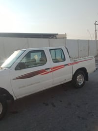 نيسان ٢٠٠٢ • نضيفه • بصرة زبير