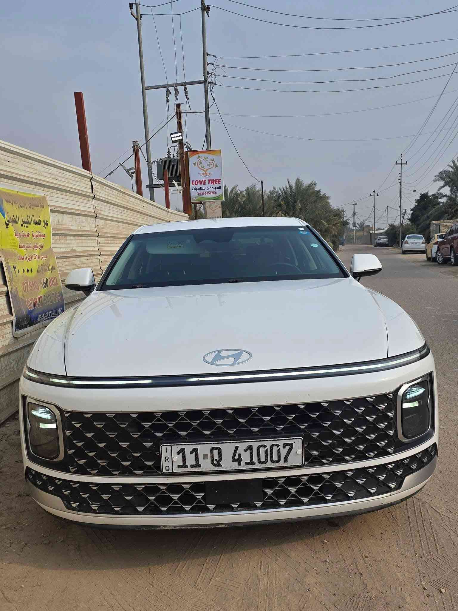 ازيرا موديل 23 شهر 12
رقم بغداد شبة مميز بأسمي تحويل ثاني يوم 
كفالة عامة عدا مكانين بارد بسيطات جدا 
سيارة نظيفة وجديدة جدا ومواصفات معروفة
ماشية 133 الف كيلو حقيقي 
مكان السيارة ديوانية 
***********

نص مكتوب في الصور:
- AI-generated content