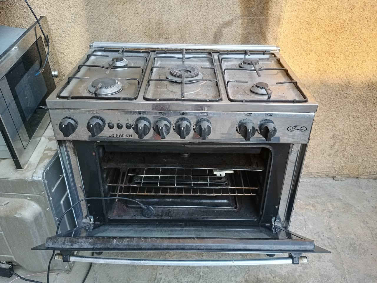 للبيع طباخ مصري أخو جديد سعره 250 وبي مجال مكاني بغداد فلكت حي نصر رقم الهاتف ***********
