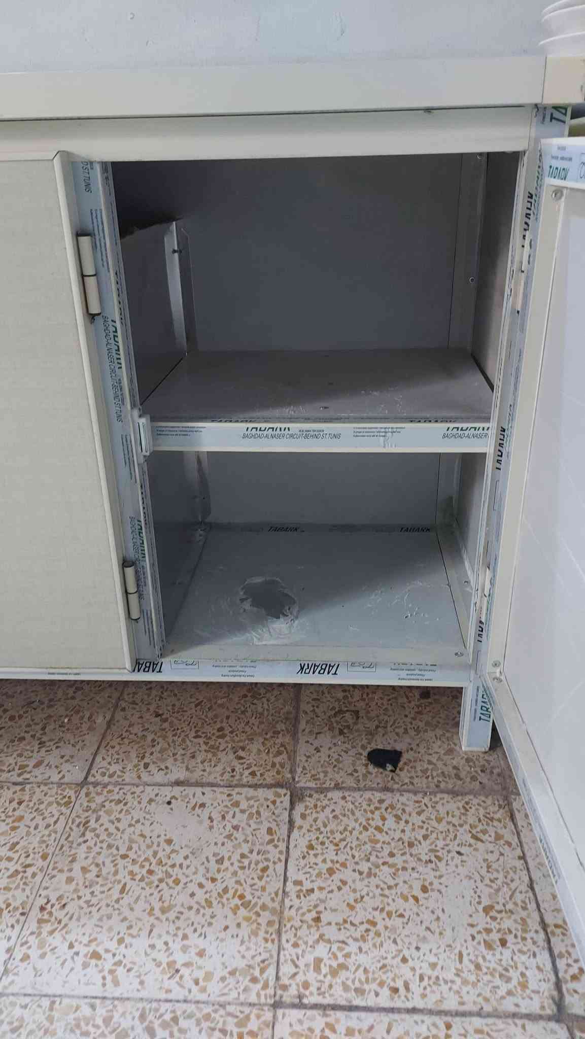 كاونتر جديد مستخدم قليل ما بيه عيوب
السعر :150 و اكول مجال بسيط 
التواصل:***********
