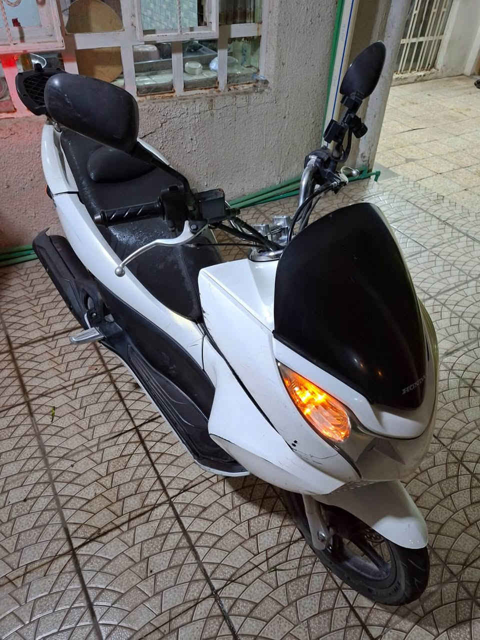 السلام عليكم دراجة pcx بيها فقط تبخير
السعر 750 العنوان بغداد الزعفرانية ***********واتساب

