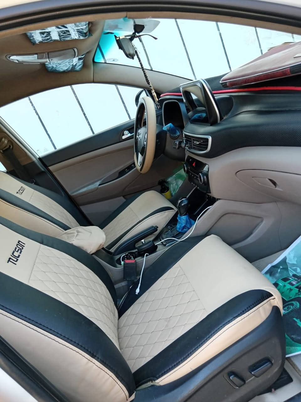📣 توسان 2020 خليجي - لقطة للبيع السريع (بسعر حرق) 🚗💨
​المواصفات:
​الموديل: 2020
​المحرك: 2000 (نشاط واقتصاد)
​المنشأ: خليجي 🇮🇶
​الرقم: أربيل (رقم دولي + هزة جديدة، جاهزة للتحويل مباشرة)
​المميزات:
✅ بصمة تشغيل وأبواب
✅ شاشة كبيرة أصلية
✅ تبريد قطعتين (ثلج)
✅ مرايات شفط 
​حالة السيارة:
​السيارة حلوة وجاهزة وما تحتاج أي مصروف (شغل واطلع).
​البنيد مصبوغ فقط وباقي السيارة مكفولة كفالة عامة (كير، محرك، شاصي).
​السعر:
💰 165 ورقة (16,500$) 
​للتواصل والاستفسار:
📞 رقم الهاتف: ***********
📍 مكان التواجد: بغداد - جسر ديالى

