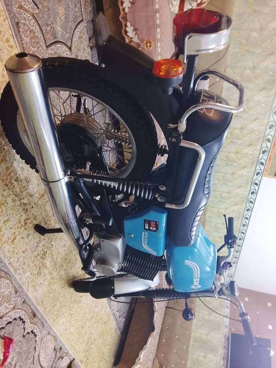 سلام عليكم MZ/82 كصه3 موطور معمر تعمير حلو جاهز لحيم بلخشم ومبدل بدون العنوان واسط ***********
