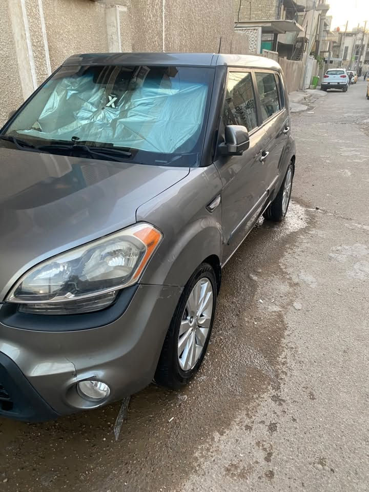 كيا صول 2013وارد امريكي 1600gdi حادثه صفحه السايق موضح بالصوره جاملغ وبابين بدون ايرباك ماشيه 59الف  هزه ورقم جديد باسمي مكانه بغداد السعر 90الرقم***********
