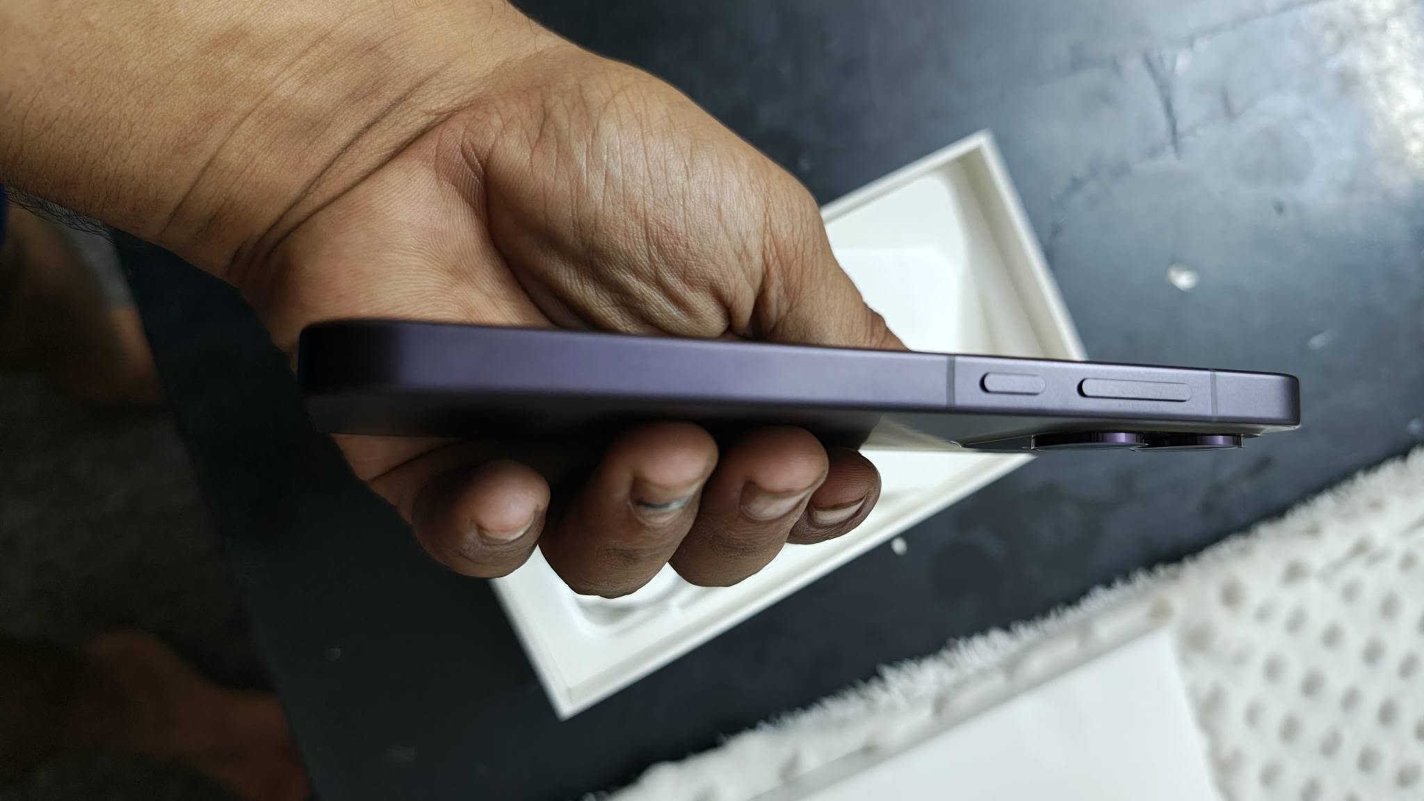 السلام عليكم ورحمه الله 
اوبو رينو 16 سوبر 5g
الجهاز فقط مفتوح من الكارتونه لا مشحون ولا مشتغل 
🔥 OPPO Reno16 5G

📱 شاشة AMOLED 6.32" — 120Hz
⚡ Snapdragon 7 Gen 4
💾 رام 12GB + ذاكرة 256GB
📸 خلفية 50MP + 50MP ألترا وايد + 50MP تيليفوتو
🤳 سيلفي 50MP
🔋 بطارية 6000mAh
⚡ شحن سريع 80W
📶 يدعم 5G
💧 مقاومة ماء وغبار IP69K
🤖 ColorOS 16
🎥 تصوير 4K 60fps
وبعد بي هواي مواصفات الجهاز فقط انفتح من الكارتونه
سعر الجديد 920 الف
اني عارضه 850 الف وبي مجال حك الجيه
***********
