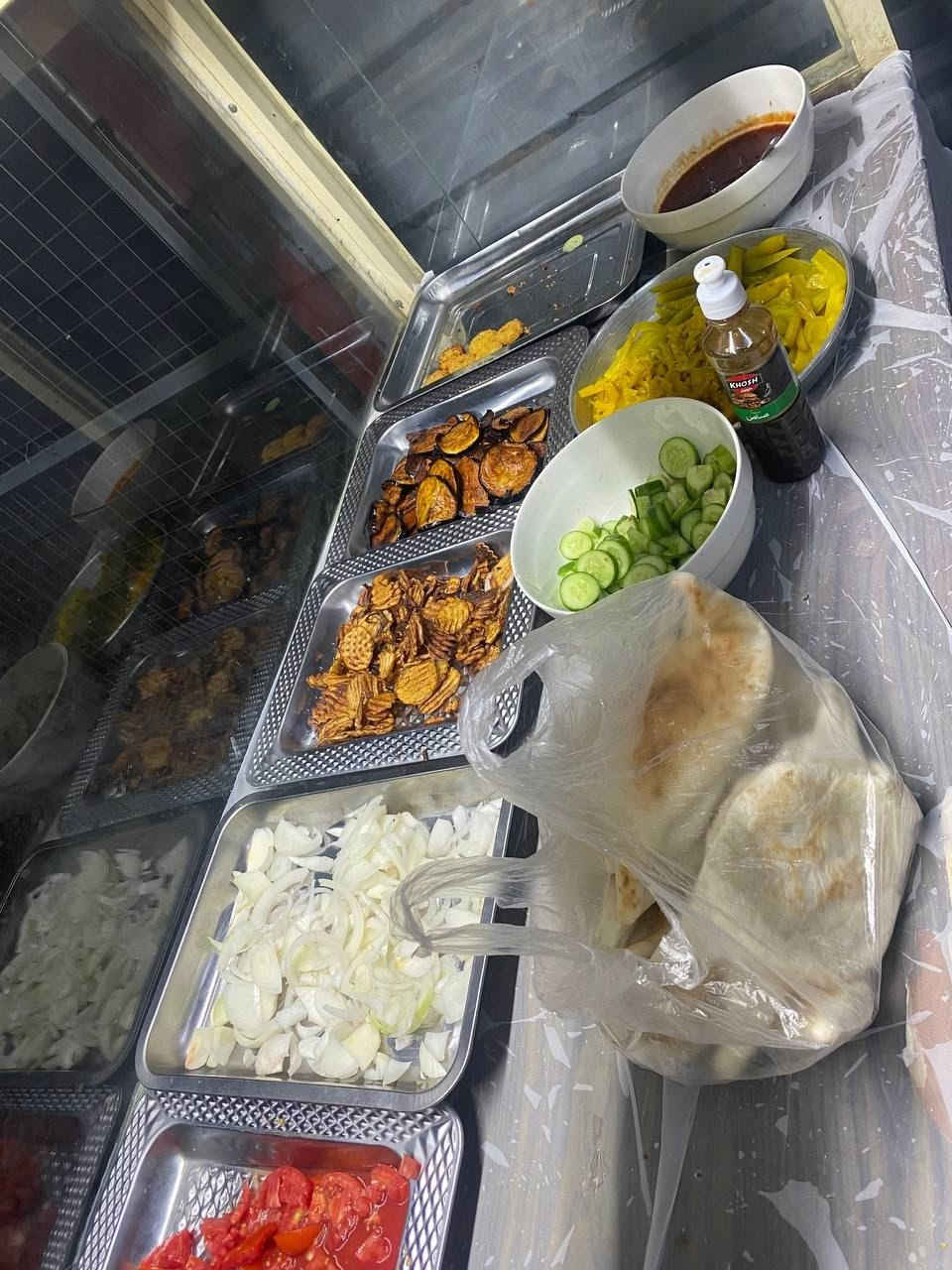 بسم الله الرحمن الرحيم
ترتيب ونضافه يمنا غير 😍
العنوان مفرق تل الشوك قرب البليارد
يوجد توصيل ***********
