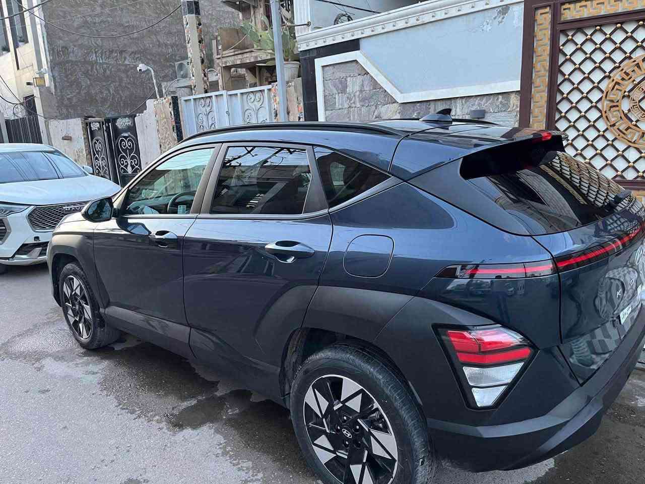 Kona 2025
اللون نيلي بدون رقم دخول جديد داخل ابيض فور ويل دفع رباعي 

محرك 2000 دوش مواصفات HTRAC رادارات حساسات كرسي كهرباء قطعتين تبريد

 السيارة حادثها بلتاير فقط بدون صبغ بدون تبديل يعني كلين 

السعر ١٦١ مجال بسيط جداً 

***********
