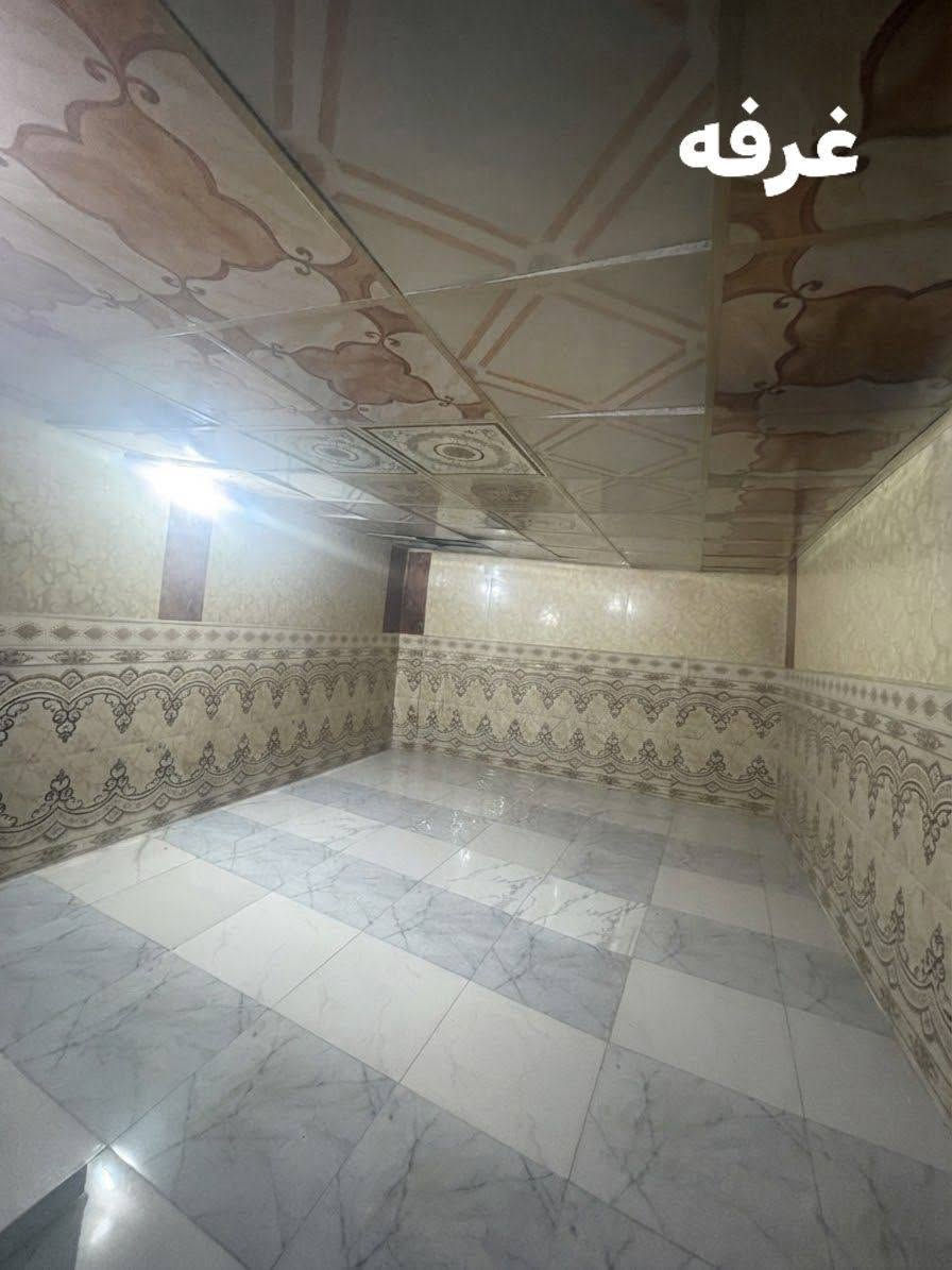 دار للبيع طابق واحد المساحة ١٠٠متر طابو صرف يتكون البيت من غرفة وصاله واستقبال ومطبخ وصحيات حالة البيت نضيف العنوان التضحية شارع العياده قرب صيدلية هدير السعر 75 مليون للاستفسار ***********
