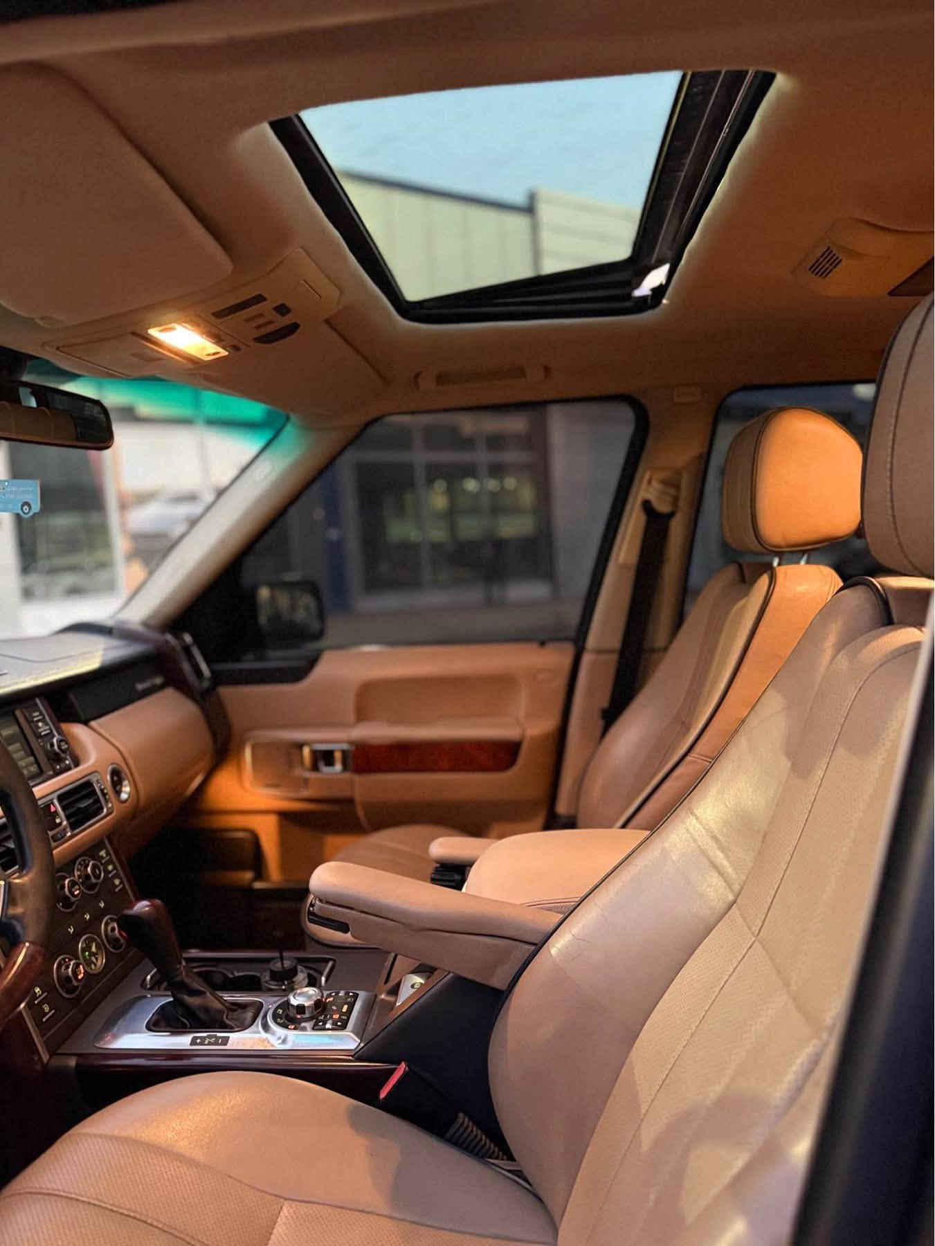 للبيع او مراوس ب جيب رانگلر
رانج روفر ROVER - VOGUE -  2010

اللون :- ذهبي

المحرك :- V8  سوبر جارج 

العداد :- 211.000KM الف حقيقي 

المواصفات فول فول 

:- بصمة 

:- سلايد 

:- 5 كامرات  

:- رادار جانبي 

:- جكات  

:- مري شفط كهربائي  

:- فور ويل 4✖️4 ( دبل اكسل ) 

:- ستيرن تدفئة 

:- كشنات جلد كريمي  

:- الكشنات تدفئه و تبريد

:- لايتات زينون 

:- حساسات

:- سماعات HARMAN/KARDON 

وبعد بيها المواصفات المعروفة 

السيارة جاهزة وبشرط الكير والمحرك والحدادية والكهربائيات 

رقم اربيل تحويل بشرط 

مكان السيارة :- صلاح الدين - الشرقاط 

🚩 السياره بيها قطعتين كلير جهة السايق 

وجاملغ خلفي نص معجون 🚩

السعر : 145$  بيها مجال بسيط🚩 

للاستفسار اتصل :-   ***********
