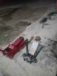 للبيع جكات 3طن اوكيج هوه شلع 200مكان تاجي سبع البور 07865717056