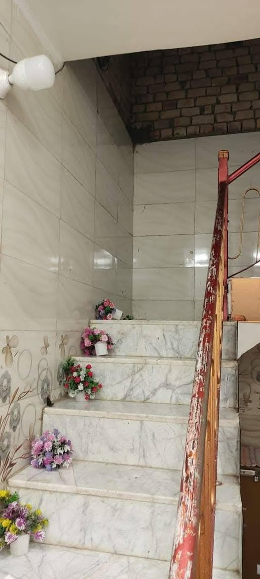 سلام عليكم بيت زراعي طابقين طابق الاول جاهز طابق الثاني هيكل رأسه شارع عشرين نهايته المساحه 100متر الخدمات مي كهرباء مجاري بعد تبليط السعر انتصل واتساب *********** @
