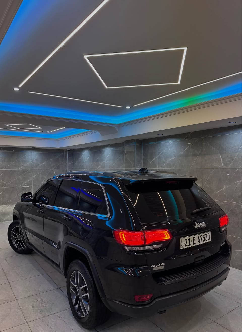 Jeep grand cherokee      2019       4+4

جێپ گراند چیرۆکی 
کلین تایتل 
  80 هەزار مایل ڕۆشتووە
گێڕ و مەکینە نەکراوەتەوە 
کارەباییات و حەماوە بەشەرت 
تەبرید مەزبوت سارد و گەرم بەشەرت
تەبرید مەرکەزی 
لایت لید 
بەسمە 
شاشە 
گێچ ئلیکترۆنی 
تەحویل و غرامە بەشەرت 
نرخ : 205 $ 💵
شوێن : سلێمانی 
ژم: *********** السليمانية, العراق
