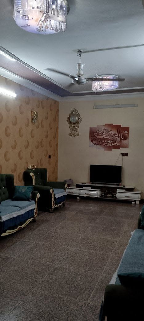 بيت لبيع مساحة 80 متر واجهي 4طابقين ونص العنوان بغداد نعيرية يم مدرسة حمورابي قرب شارع محمد القاسم مربع الذهبي ***********السعر205 بية مجال قليل لطبين
